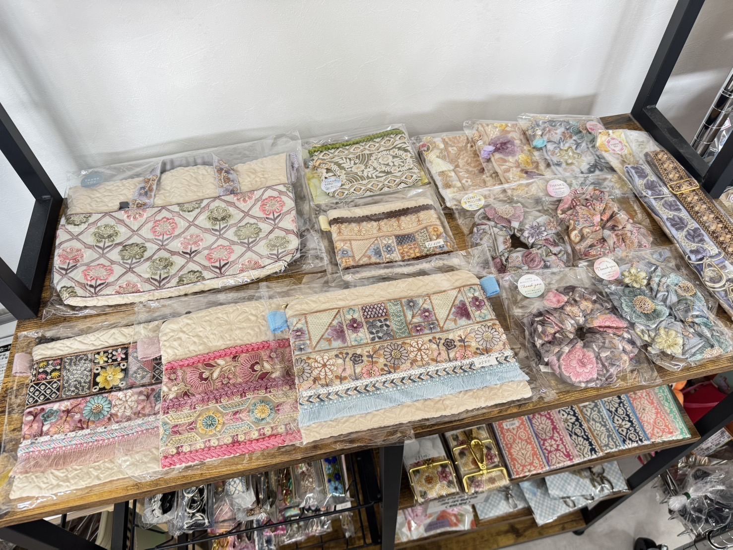 ハンドメイド雑貨【インド刺繡】の画像